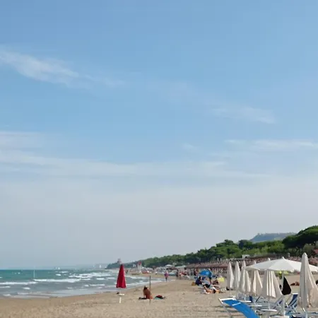 Lägenhet Appartamento Al Mare Con Piscina A Pineto *
