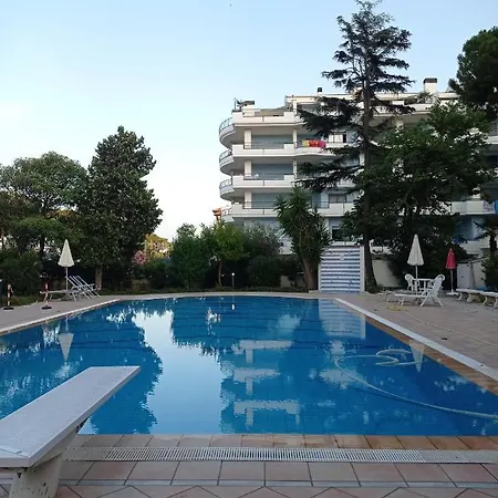 Appartamento Al Mare Con Piscina A Pineto